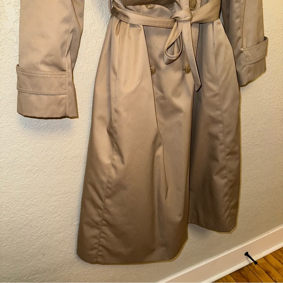 Bromleigh Vintage Trench Coat in Cream - Picture 3 of 9